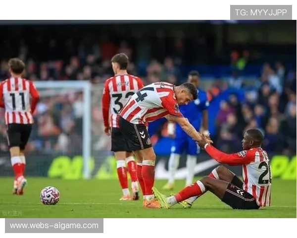队长亨德森赛后拥抱队友，利物浦团结象征