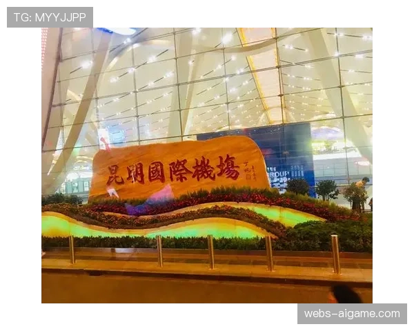 镜头捕捉：弗拉霍维奇进球后与场边小因扎吉就战术手势激烈交流